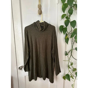 Old Navy Women’s size 2x-large plus green sweater